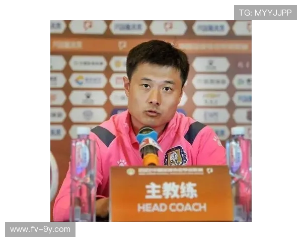 杜炳松：从足球场到教练席 他如何带领球队走向新辉煌